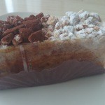 アシッドラシーヌ - むっちりアーモンド生地とクリームが重なる、ルッスフォイユ460円