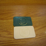 ラーメン荘 夢を語れ - 豚ラーメン(上)、ラーメン(下)の食券