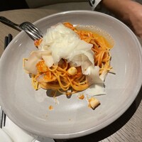COLONIAL BEACH 横浜ハンマーヘッド - 魚介のクリームパスタ、チーズてんこ盛り