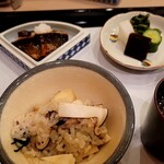 馬車道 大かわ - 秋刀魚がお供