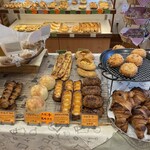 焼きたてパンのパンデヴー - 