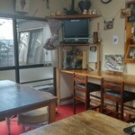 小舟の茶屋くりや - 店内１(テーブル席×２×５人かな)