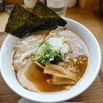 魚丸製麺 - 料理写真:魚介醤油チャーシューメン