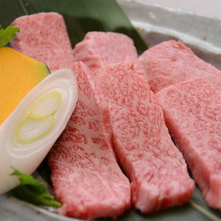 Good and cheap!! Please try Tsurugamedo's Yakiniku (Grilled meat).