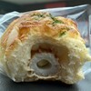 ふくや - ちくわパン　単なるちくわかと思ったら、チーズ入りちくわだった！