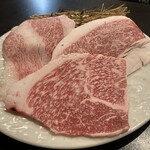 Yakiniku restaurant "Kabachi" - 和牛頸肉￥1,300