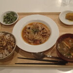 トーコーキッチン - 鶏のチーズトマト煮 副菜二品、豚汁、ご飯