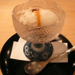 ぎんざ 一二岐 - デザートは酒粕のアイスクリーム