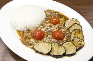 Kare Ba Shuberu - なすとぷちトマトのひき肉カリー　with モッツァレラチーズ　950円