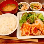 パルファン - 豚肉の玉ねぎしょうが焼き