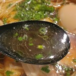 麺や而今 - スープ