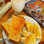 ニワフルーツ＆フルーツジュース - モーニング：ピーチジュース500円/ミックスジュース550円