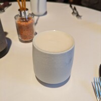 Convivio - 生ビール　　冷えた陶器です。