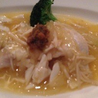 中国料理 「チャイナブルー」 コンラッド東京 - 蒸平目に蟹肉と上海蟹味噌のソース：濃過ぎる味付けがもったいない