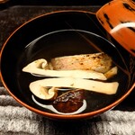 宮坂 - クジと松茸の煮物椀