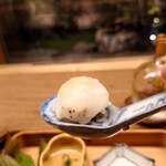 宮坂 - 八寸の手まり寿司は「松川がれい」