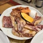 大門焼肉店 - 骨付きカルビ