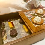 Restaurant Bellustar - 黄色のチーズケーキは仙台味噌使用　絶品♪