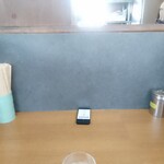麺屋 一匹狼 - テーブル