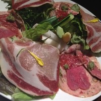 飛騨牛一頭家 馬喰一代 銀座 - サラダも頂いてます。炭水化物はなし。痩せちゃうかも。(*^^*)