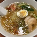 焼肉苑 - 冷麺も具沢山で美味しい