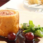 レストラン タテル ヨシノ 銀座 - 本日のスペシャリテ(ウズラとフォアグラのパイ包み(正式名称は不明))