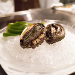 横浜うかい亭 - あわびの岩塩蒸し