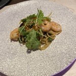 バーアンドダイニング トレント - （３）海老と塩昆布のペペロンチーノ　イクラ添え