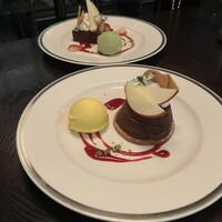 R restaurant & bar - 