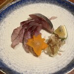 博多メシ 男厨 - アジの刺身１０００円　2人分取り分けてくれる