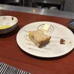 レストラン スノゥ - 自家製パン③。専用のオリーブオイルで。