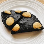 ほんまの小窓 - 黒いのはブラックココア