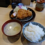 Tonkatsu Aoki Haneda Inobeshonshiti Ten - 