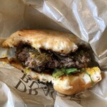 DRAGON BURGER 南禅寺店 - 肉肉しいバーガーに葱で美味しいセットで税込み1,800円