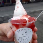 新藤フルーツ ICHIBA CAFE - ソフトクリーム 広島産ジャム トッピング (税込)500円 (2024.10.03)