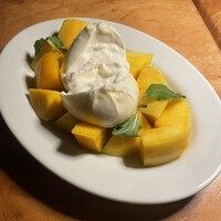 カルネジーオ イースト - 