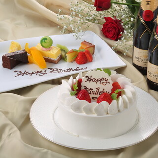 誕生日などのお祝いにケーキやデザートプレートをご用意♪