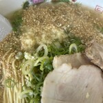 江ちゃんラーメン - ニンニク投入♩