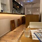 chano-ma - お店は白を基調とした店内でゆっくりとくつろげる様になってました。