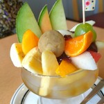 coffee&lunch さがみ - フルーツクリームあんみつ　700円