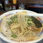 博多ラーメン ぞんたく 割山店 - 赤　バリカタ