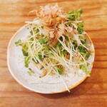 曙町 場内酒場 - 厚揚げの炭火焼き　無限カイワレ編