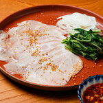 たっぷり和出汁のよだれレアチャーシュー