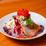 スフレパンケーキ ミックスベリーみるく