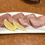 炭火焼肉 牛和鹿 - 