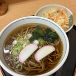 おかだうどん - 蕎麦　¥450 かき揚げ　¥100