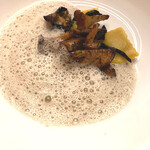 ライラ - 4種のキノコ、ラビオリ、キノコの泡