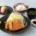 紀尾井町 とんかつ・洋食ひとみ - ランチ限定ロースかつ定食　⭐︎料理