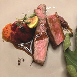 ライラ - 熊本赤牛のグリエ、イチジクの葉の香り