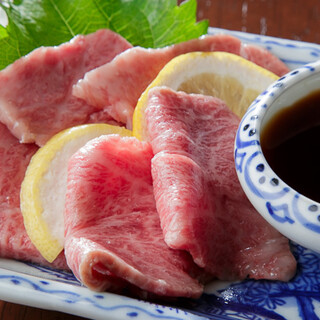 ほぼ原価の牛刺し499円や、ユッケ、牛タンも！